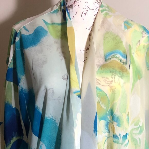 Dive into Style: Your Must-Have Watercolor Floral Kaftan Cover-Up! - Picture 2 of 8